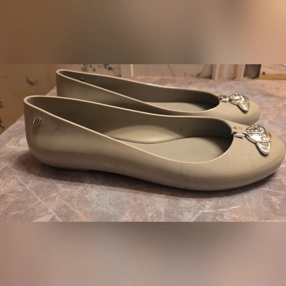 Vivienne Westwood x Melissa Patent Grey Ballet Flats with Orb - Picture 4 of 6